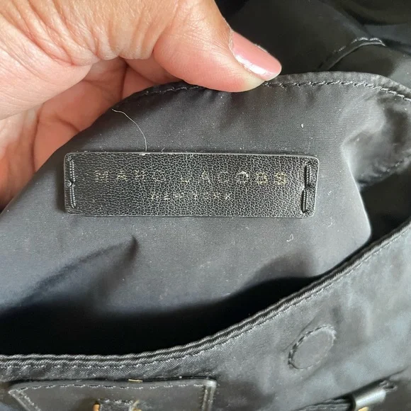 Marc Jacobs Black Crossbody Bag with Gold Hardware - Picture 6 of 12